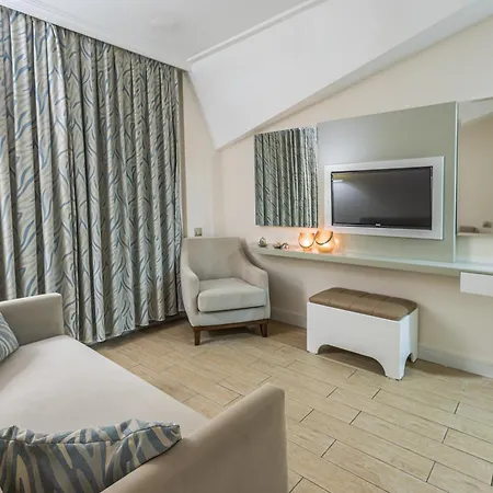 Asli Hotell 3*